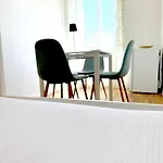 Lexie Suites, Termini St 4*
