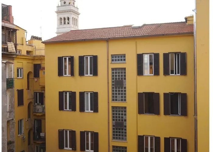 Πανσιόν Lexie Suites, Termini St