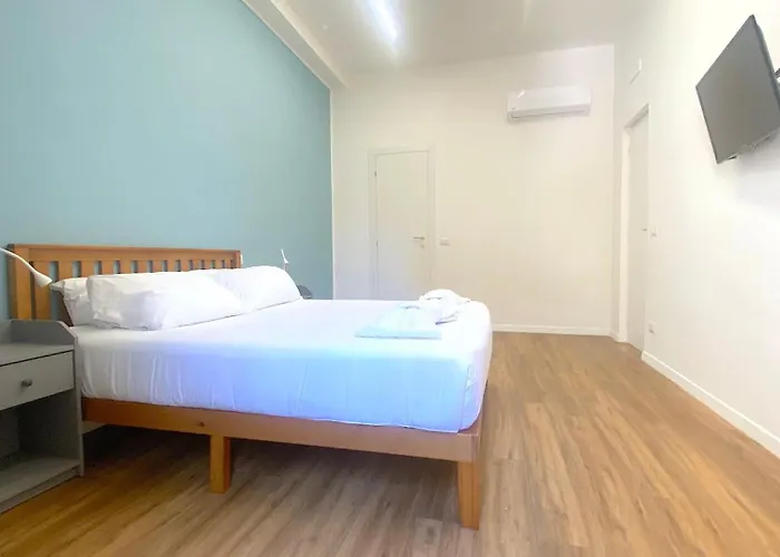Lexie Suites, Termini St 4*