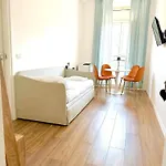 Lexie Suites, Termini St 4*