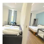 Lexie Suites, Termini St Roma