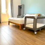 Lexie Suites, Termini St