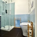 Casa de hóspedes Lexie Suites, Termini St 4*
