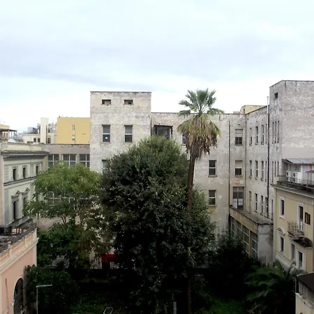 Lexie Suites, Termini St 4*