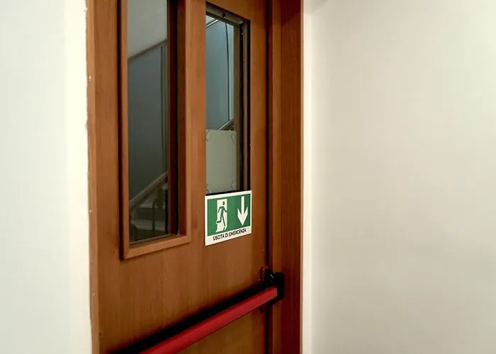 Lexie Suites, Termini St Roma