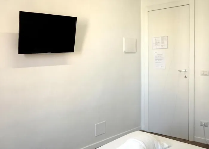 Lexie Suites, Termini St Roma