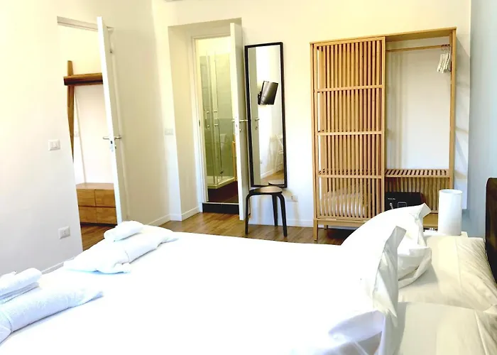 Lexie Suites, Termini St Roma